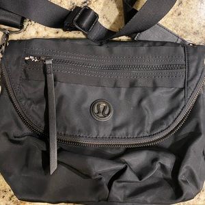 Lululemon festival bag
